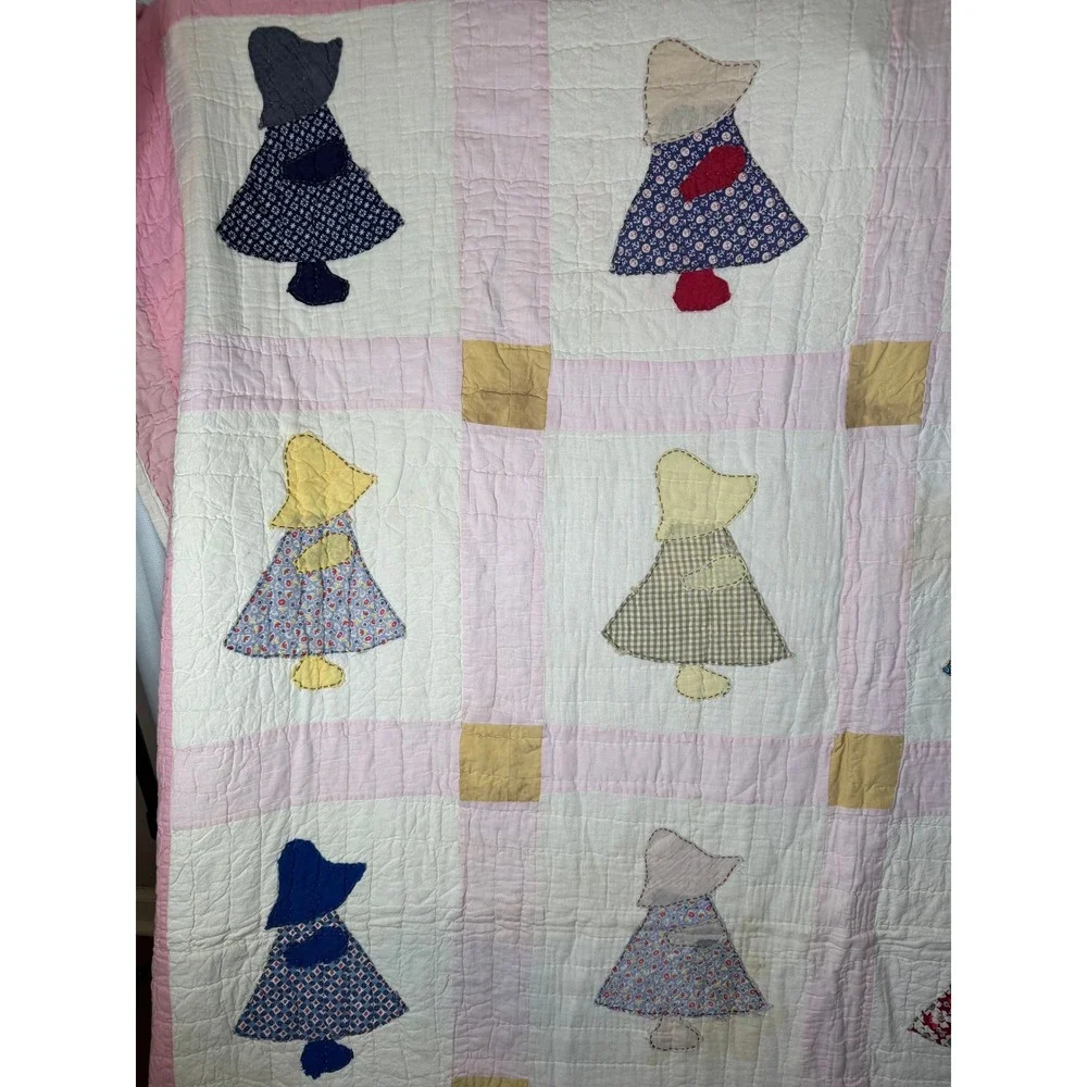 Vintage Handmade Sunbonnet Sue Applique Quilt Pink White Cotton Farmhouse 80x66